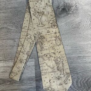 Tommy Bahama men’s tie